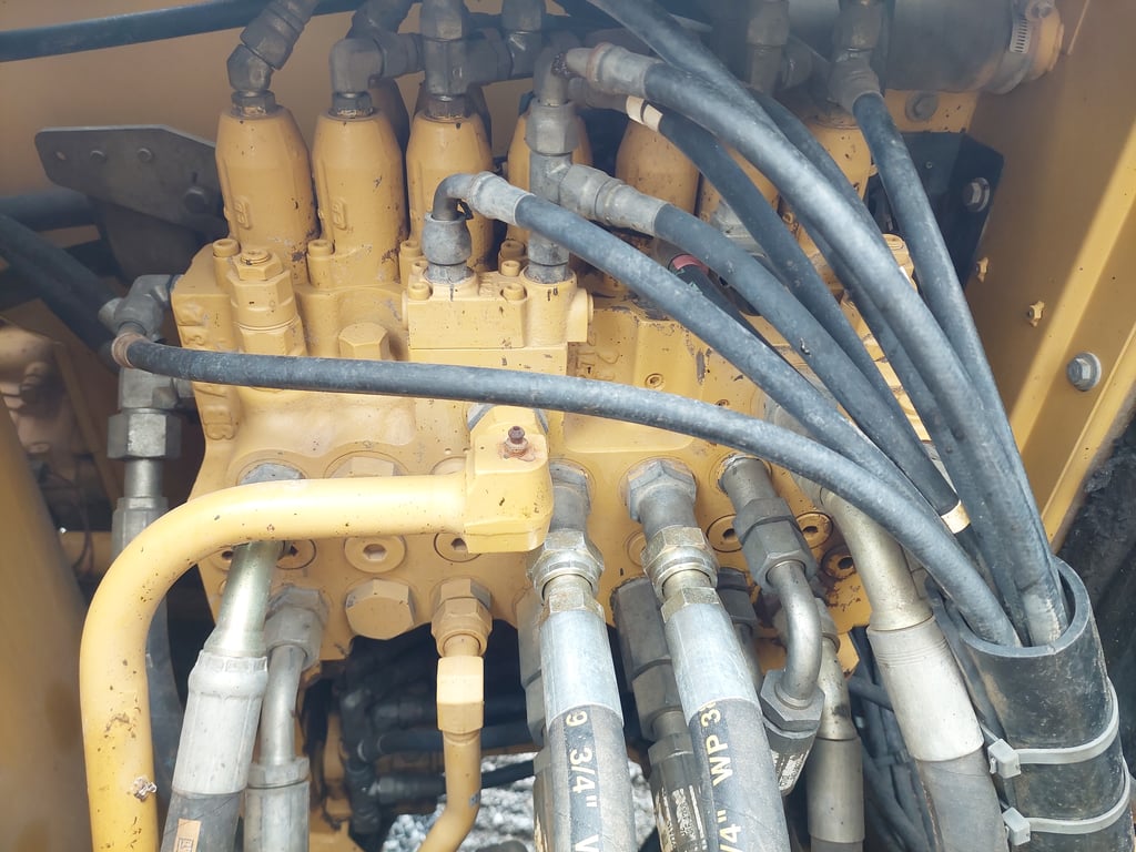 CAT 313D2 GC CAT 313D2 GC