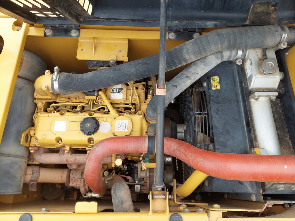 CAT 313D2 GC CAT 313D2 GC